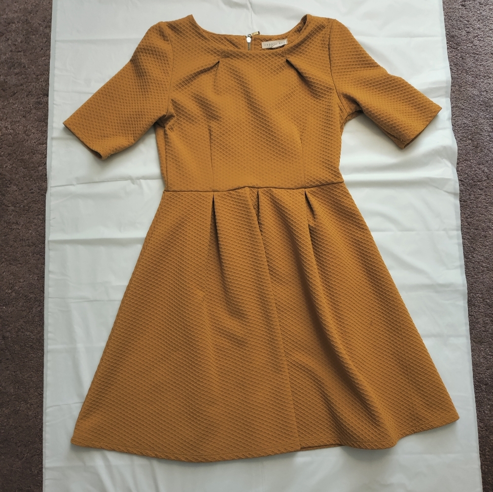 Copper key girls mustard yellow dress, size M.